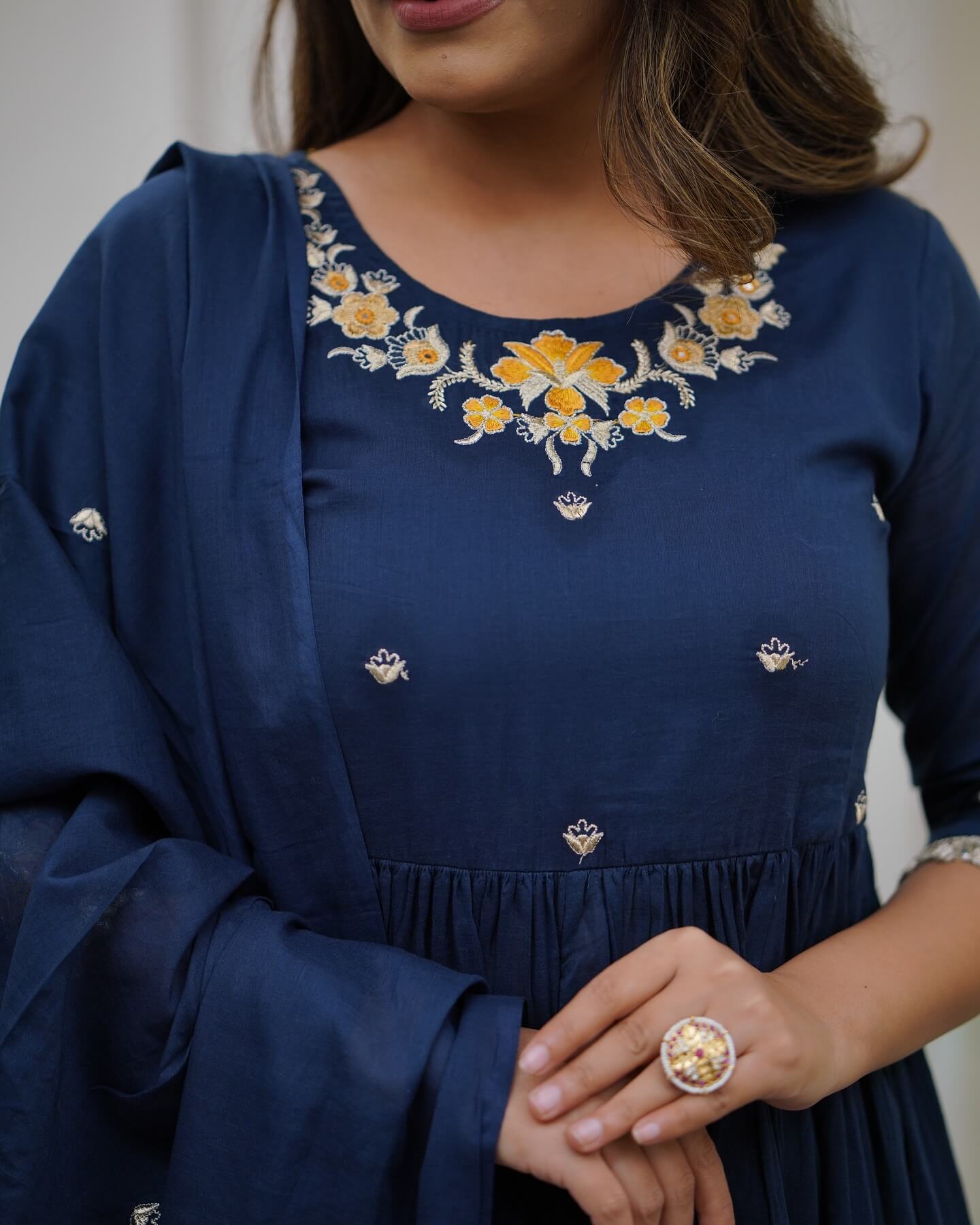 Women Embroidered kurta set