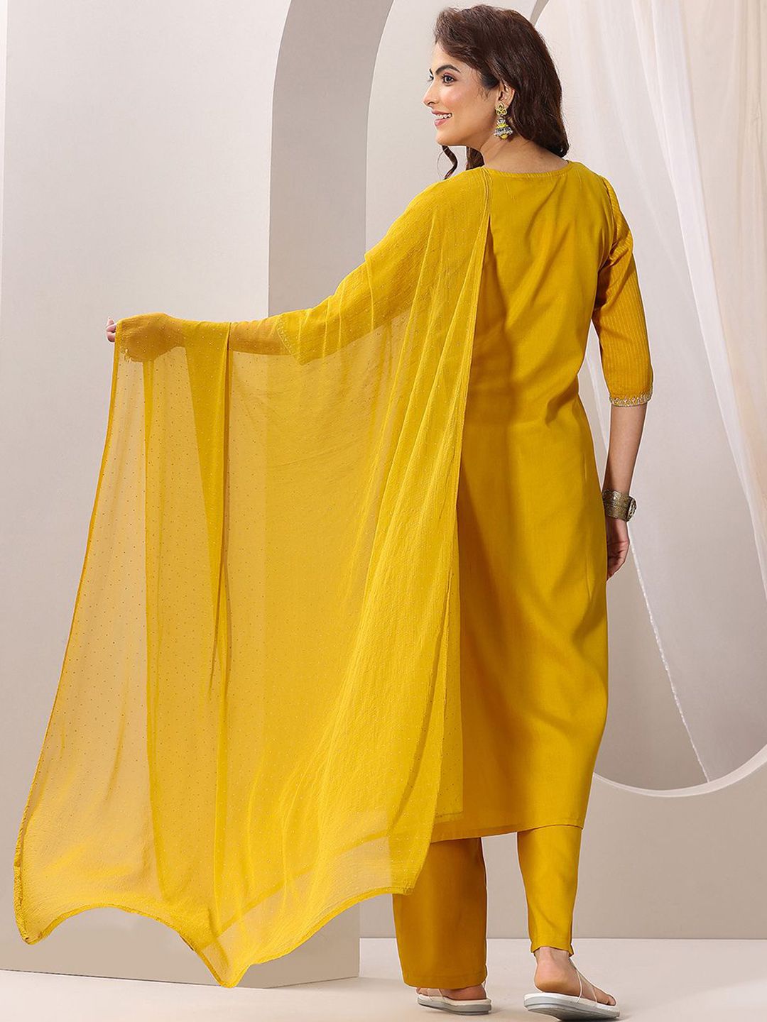 Women Embroidered Rayon kurta set