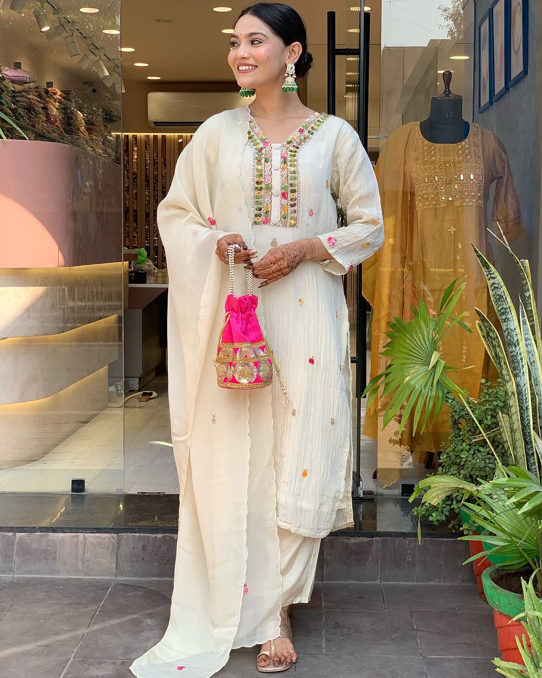 Women Embroidered Chinon Kurta Set
