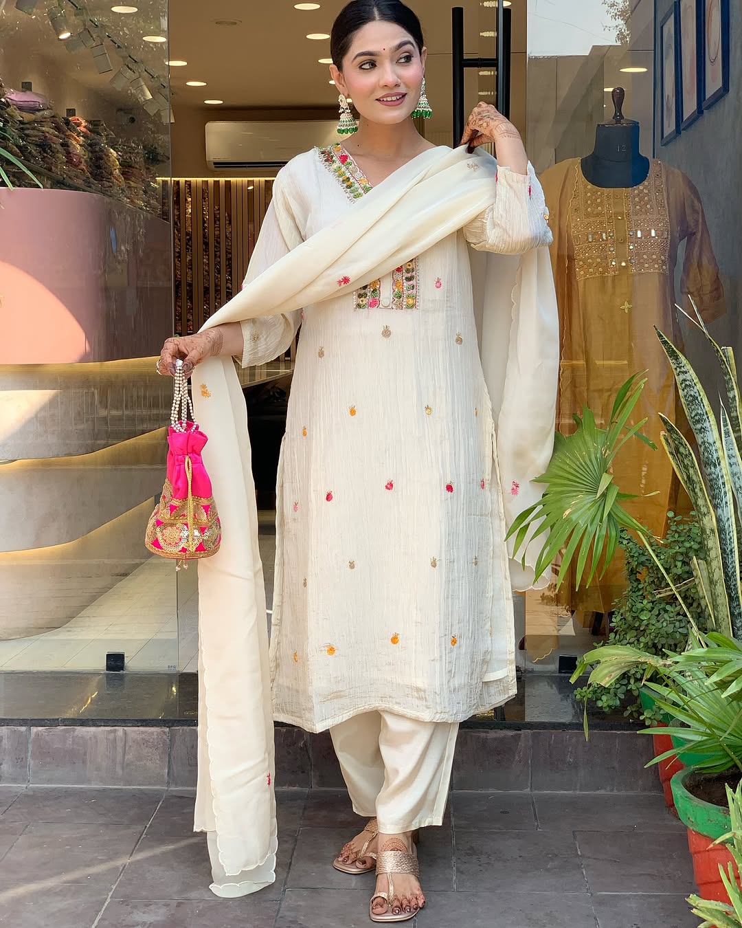 Women Embroidered Chinon Kurta Set