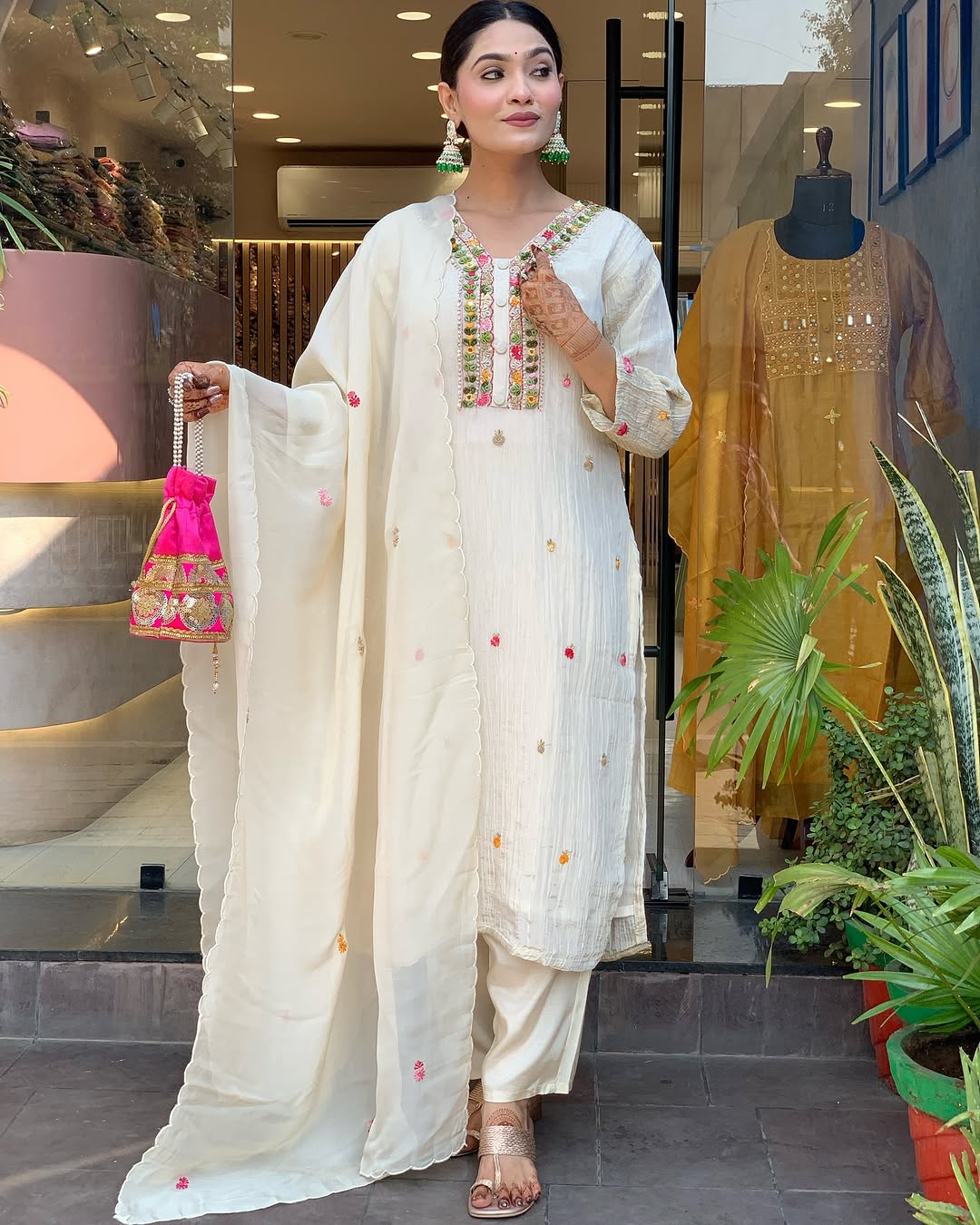 Women Embroidered Chinon Kurta Set
