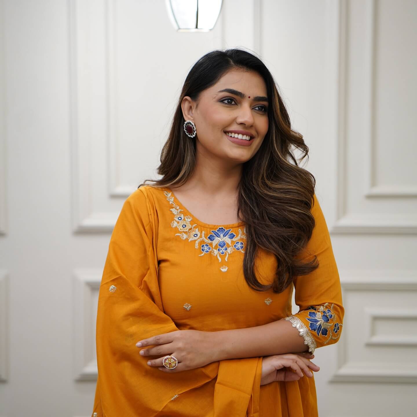 Women Embroidered kurta set