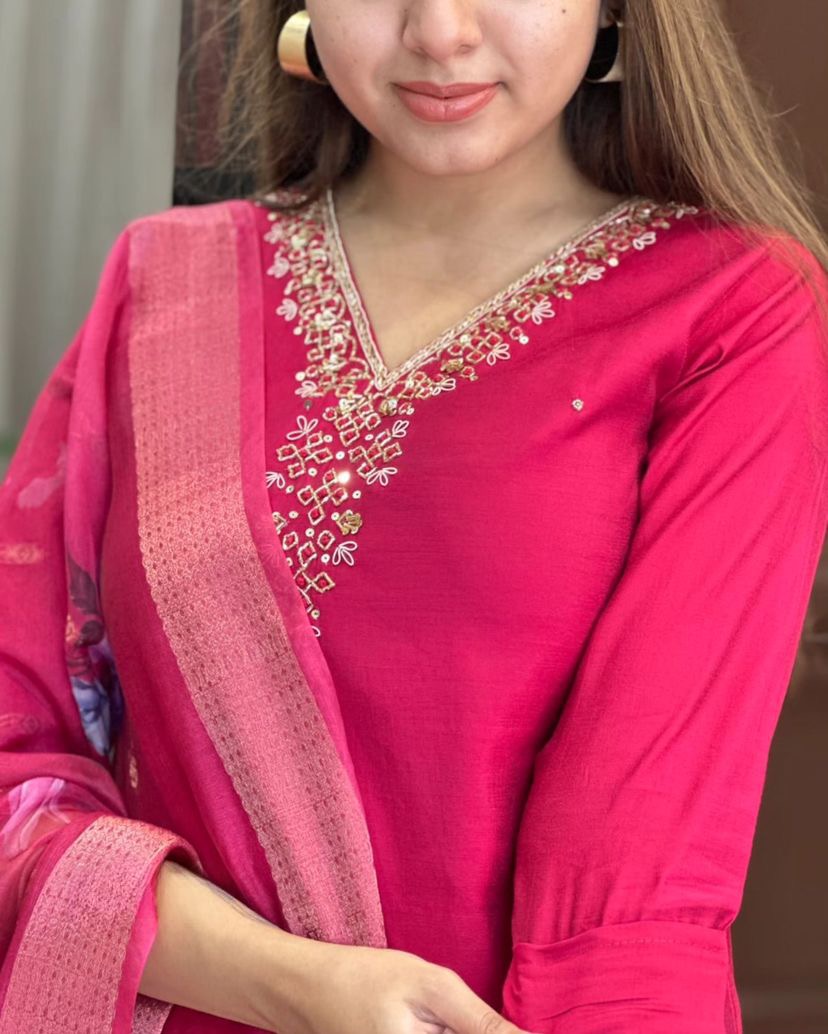 Women Embrodairy printed Stright Kurta Set