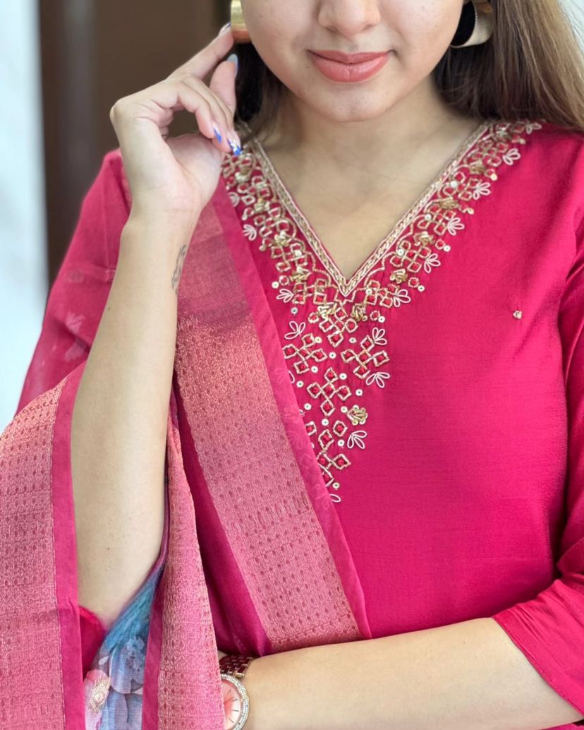 Women Embrodairy printed Stright Kurta Set