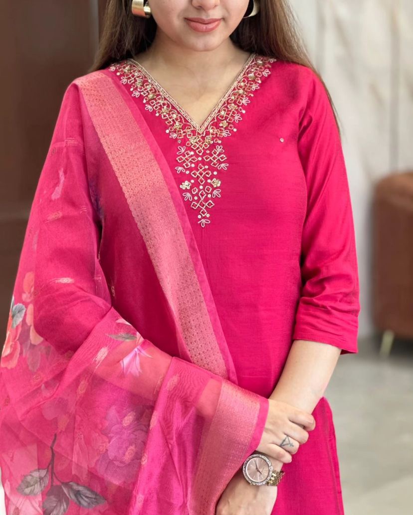 Women Embrodairy printed Stright Kurta Set