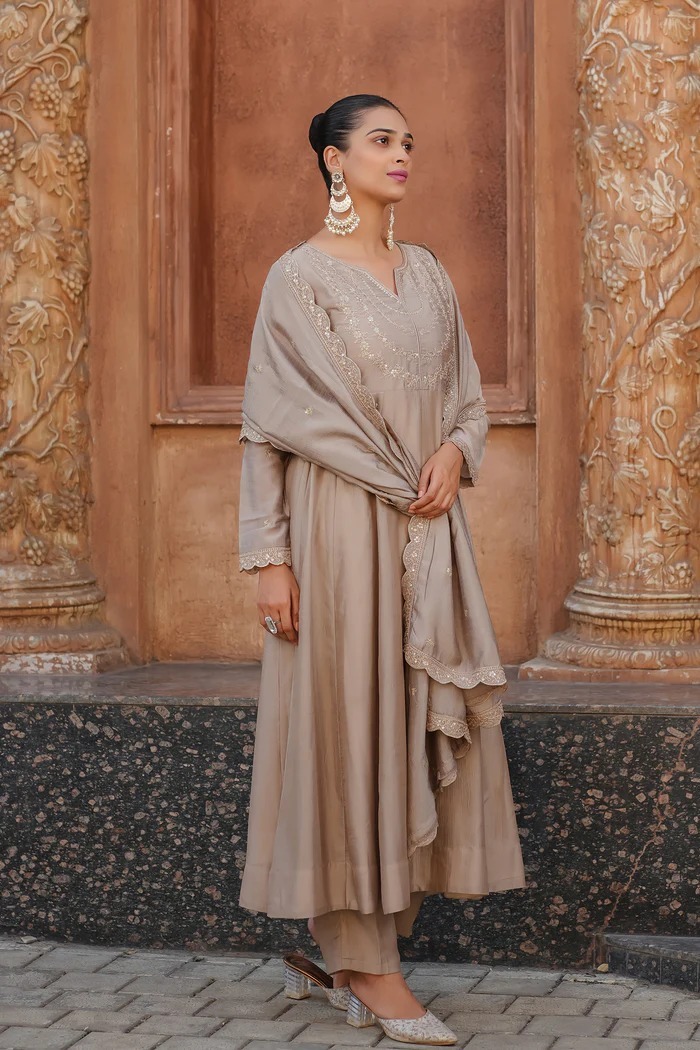 Women’s Embroidered Kurta Set and with Dupatta Set