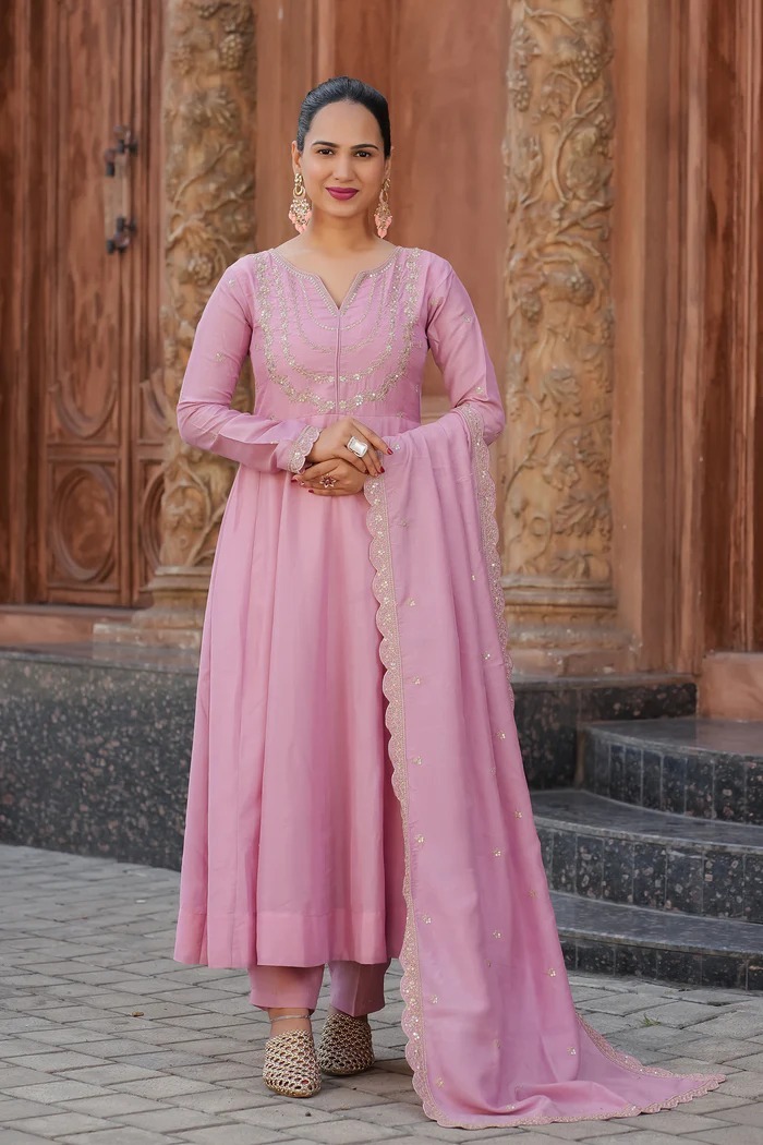 Women’s Embroidered Kurta Set and with Dupatta SetPink
