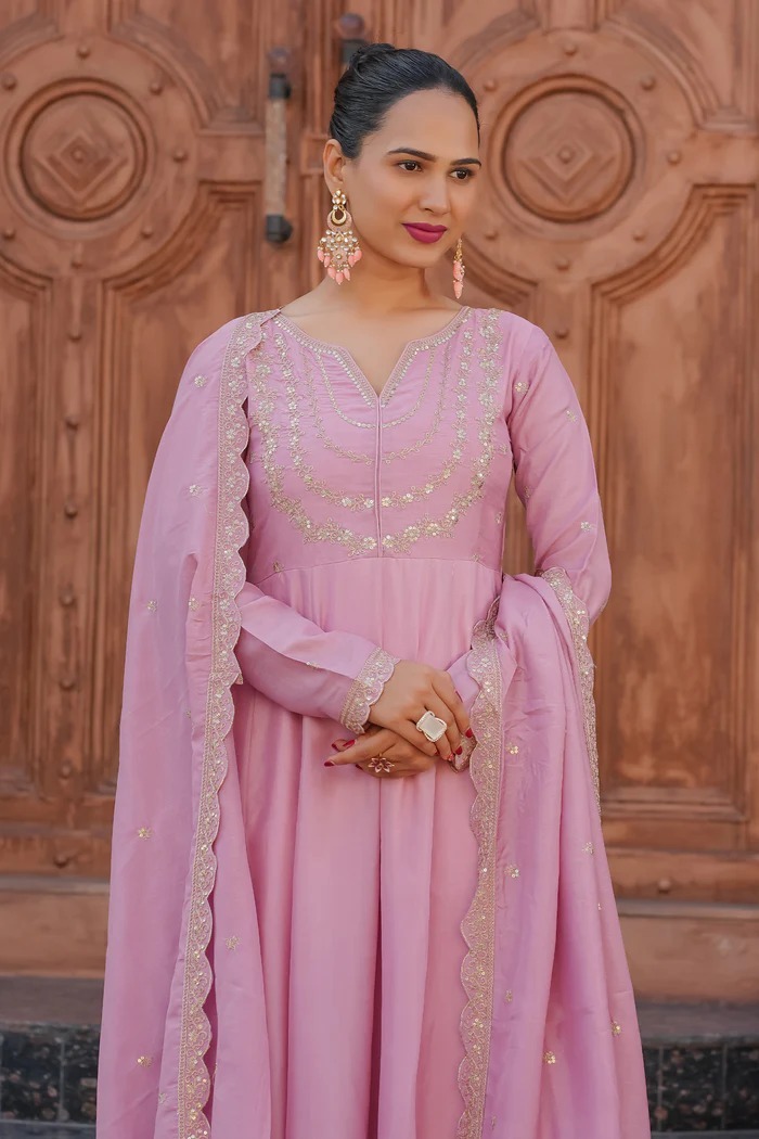 Women’s Embroidered Kurta Set and with Dupatta SetPink