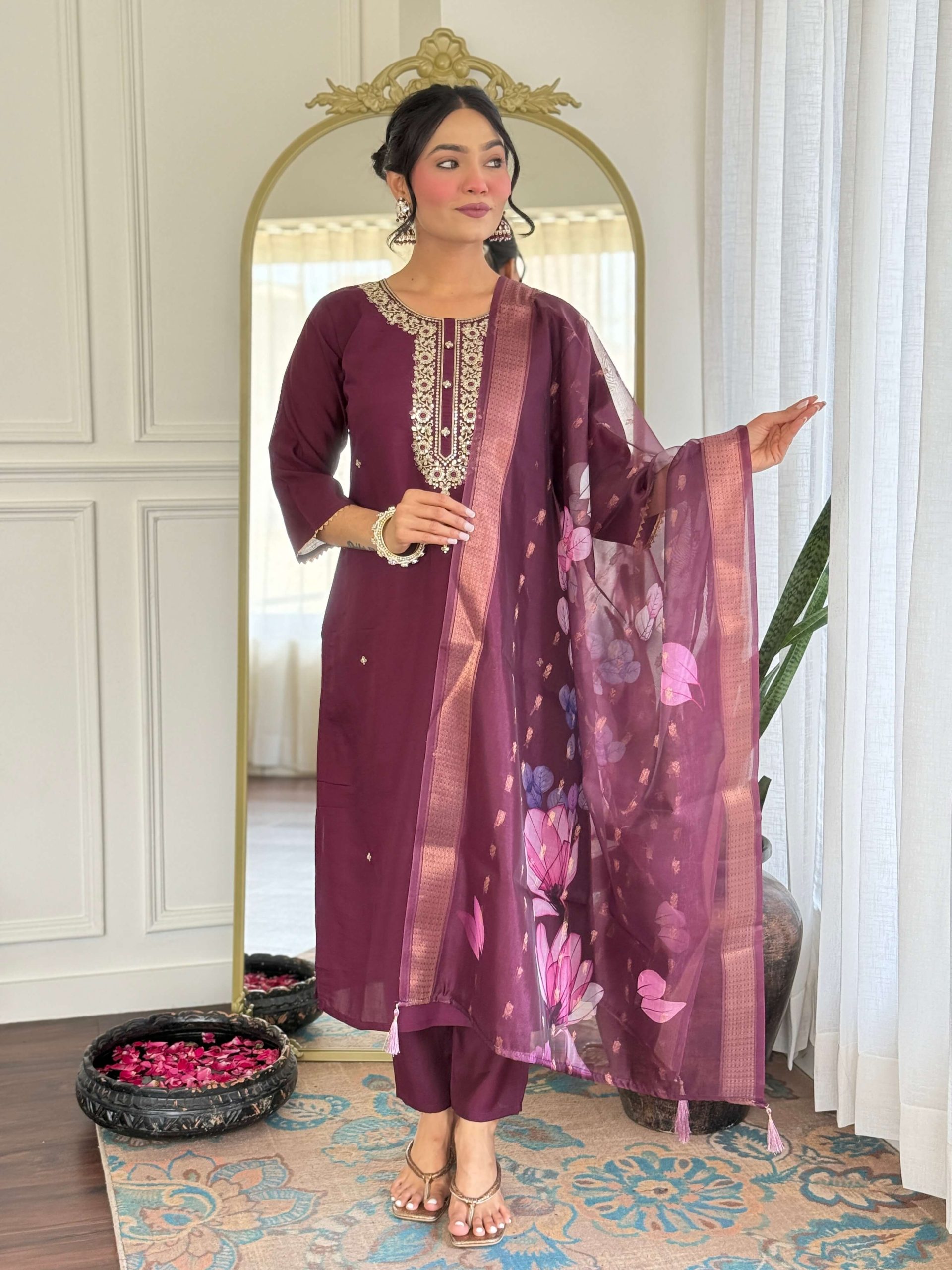 Women Embroidered Rayon kurta set