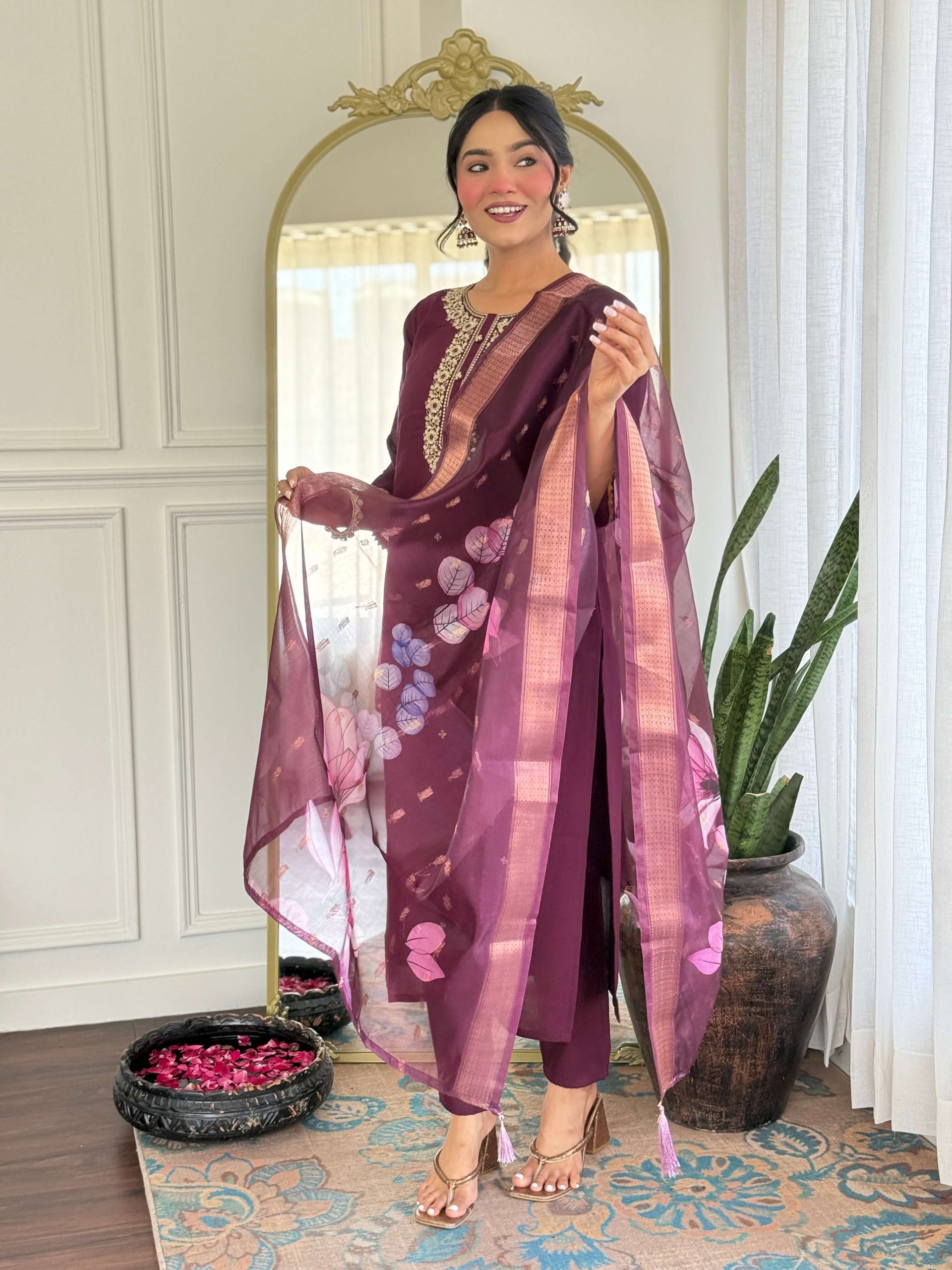 Women Embroidered Rayon kurta set