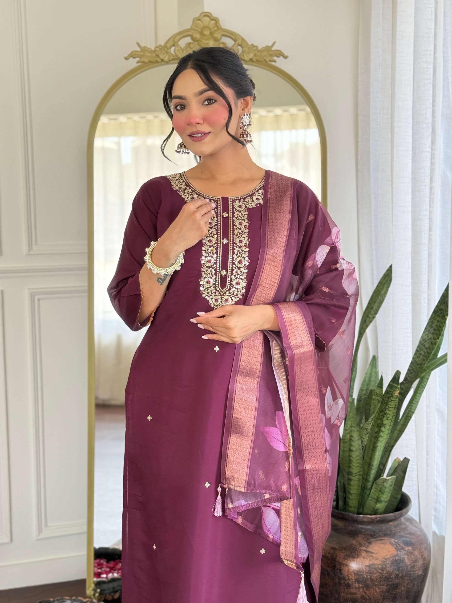Women Embroidered Rayon kurta set