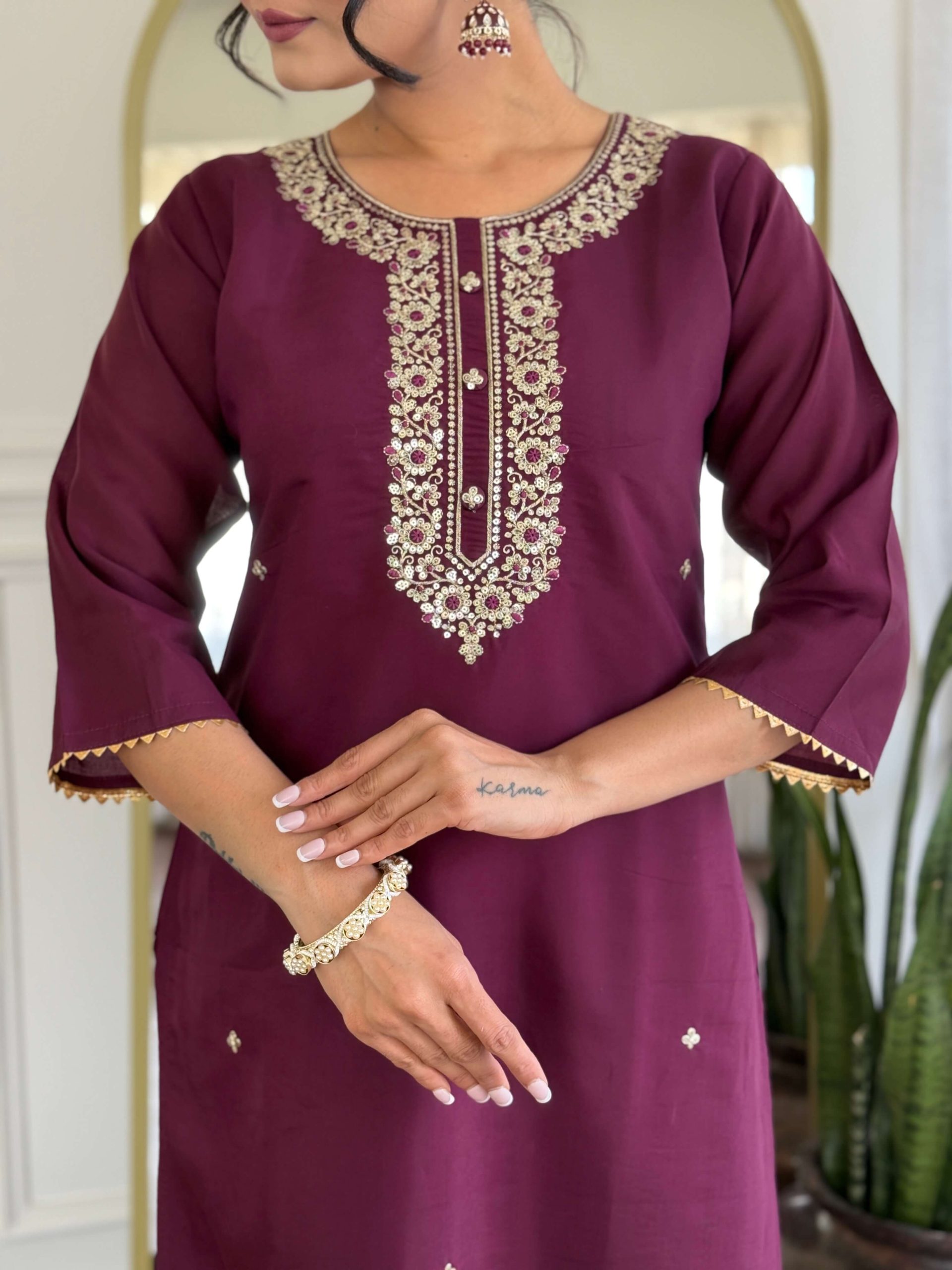 Women Embroidered Rayon kurta set