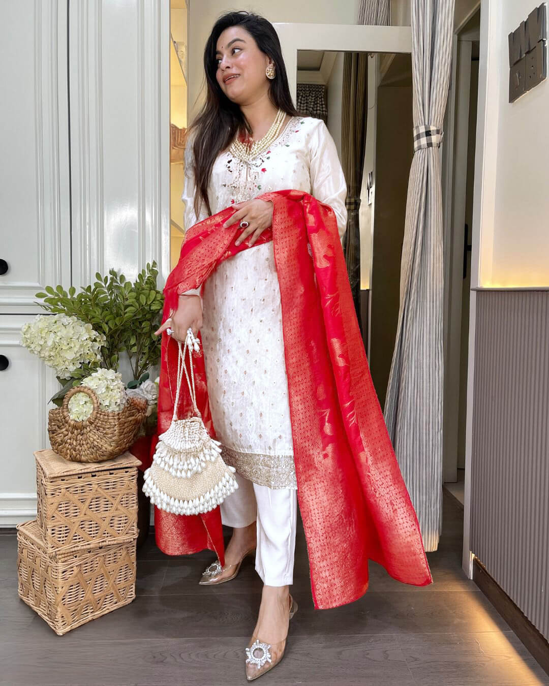 Off White Embrodairy Kurta Set