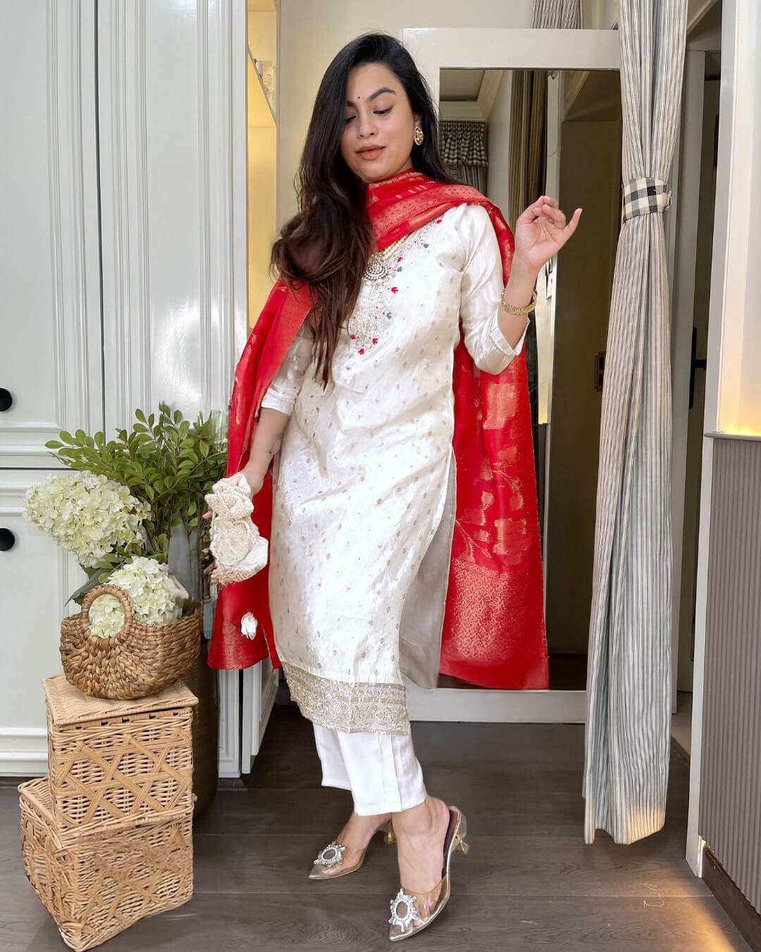 Off White Embrodairy Kurta Set