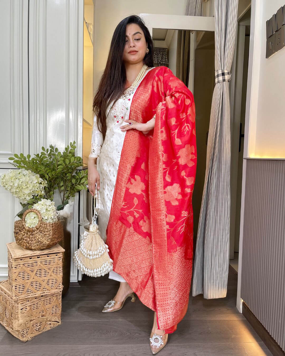 Off White Embrodairy Kurta Set