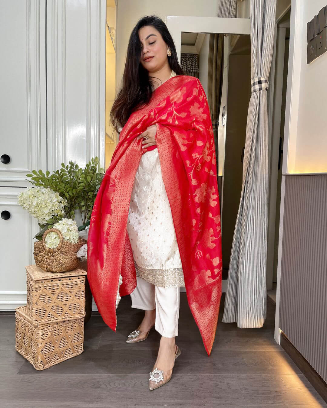 Off White Embrodairy Kurta Set